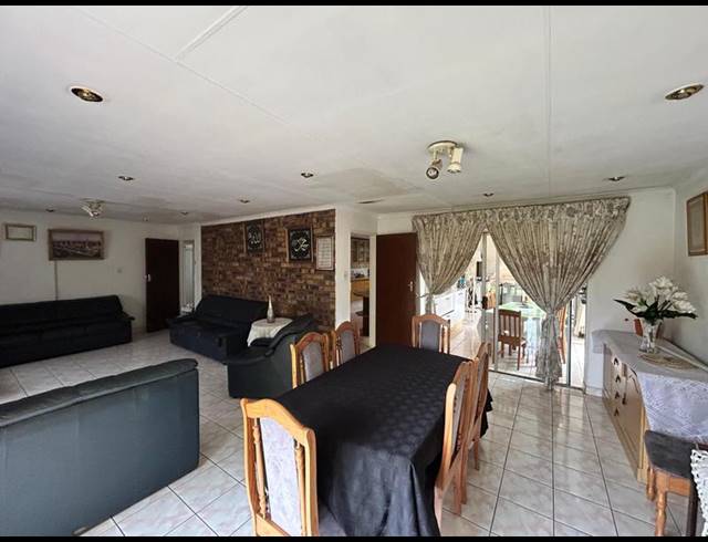 4 BEDROOM HOUSE FOR SALE IN BAKERTON